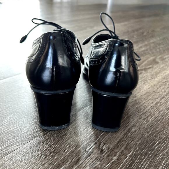 EUC Stuart Weitzman Thomas Black Patent Leather Oxford Heels 8 M Lace Up Brogue - Picture 6 of 16